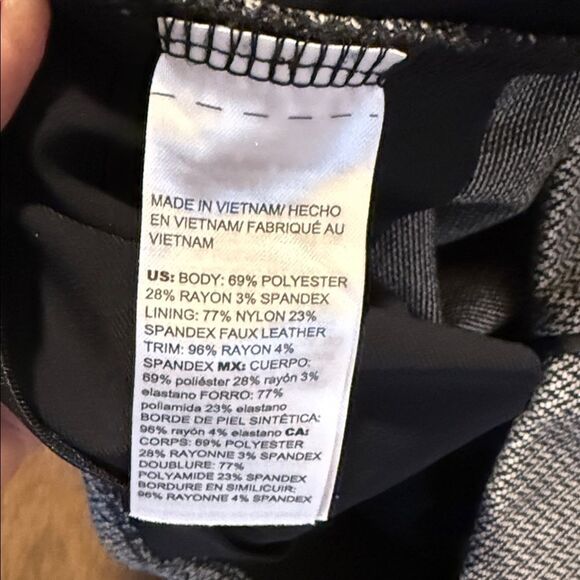 Chico's Black and Gray Dress Pants Elastic Waist size 8 - Picture 6 of 6